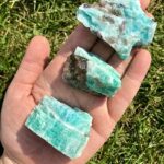 Raw_amazonite1-yEUonpis