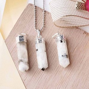 Moonstone_crystal_Pendant-X7Uonpis