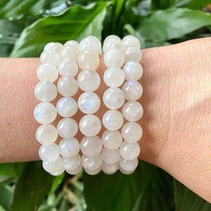 Moonstone_crystal_bracelet-y5Uonpis